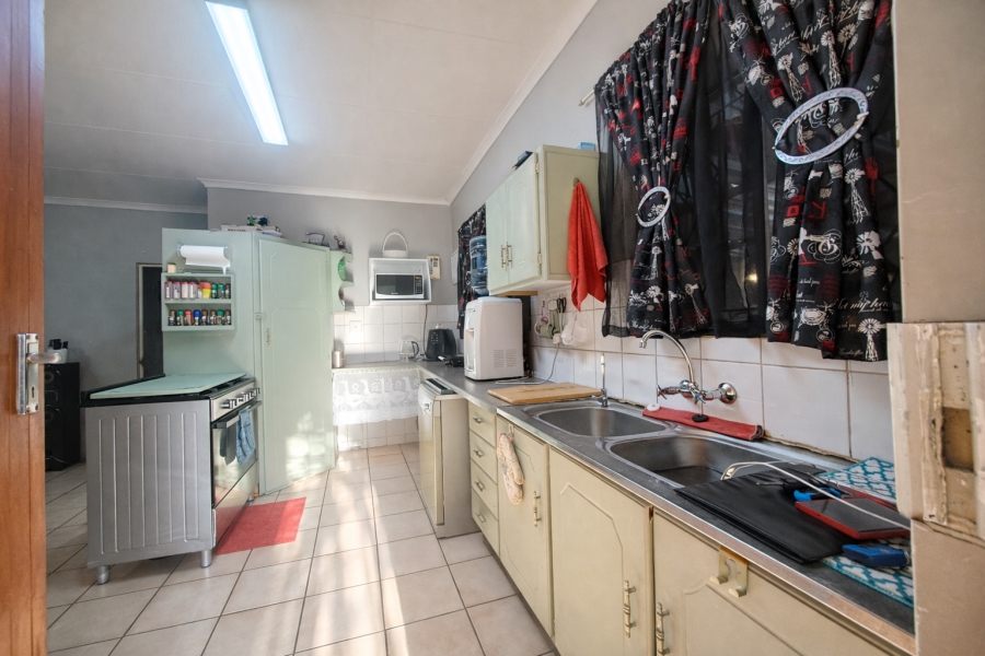 3 Bedroom Property for Sale in Geelhoutpark North West